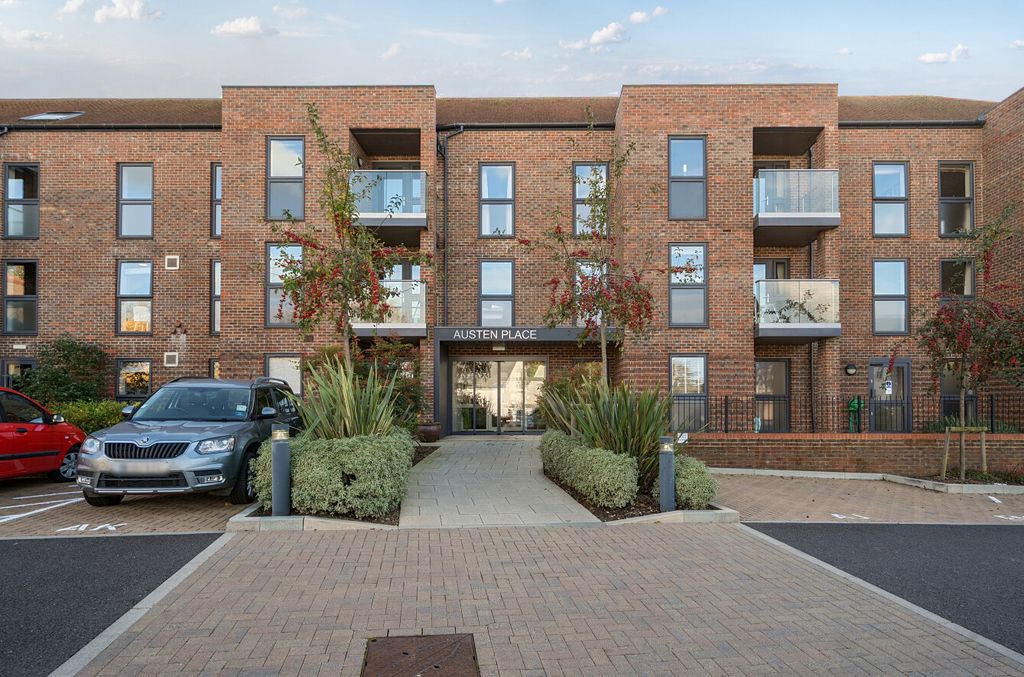 Property photo 1 of 13 1371261-4-6900d33...