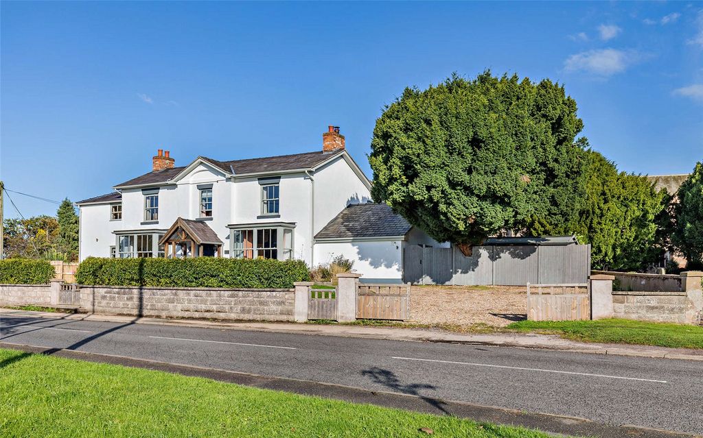Property photo 1 of 31 Birchwood House