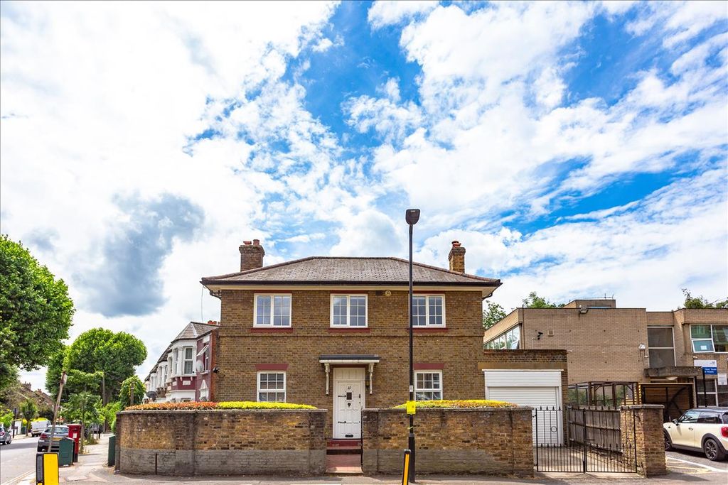 Property photo 1 of 16