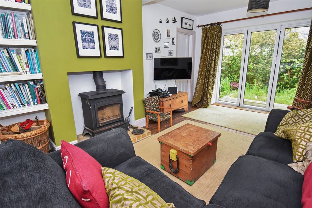 Property photo 3 of 33