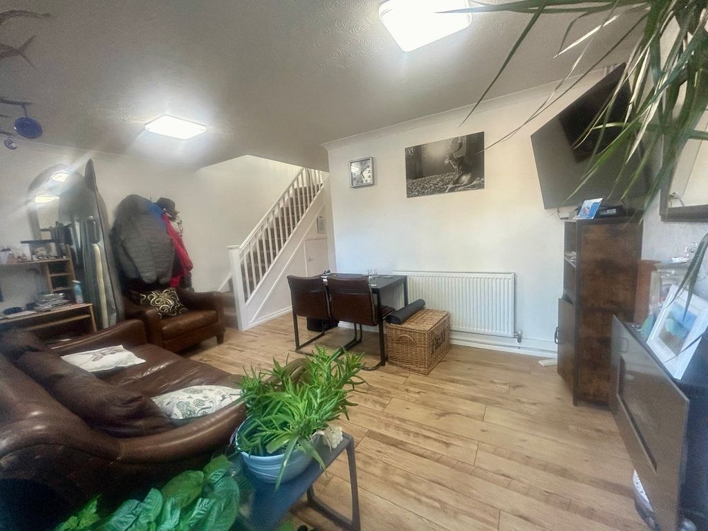 Property photo 2 of 11 Image