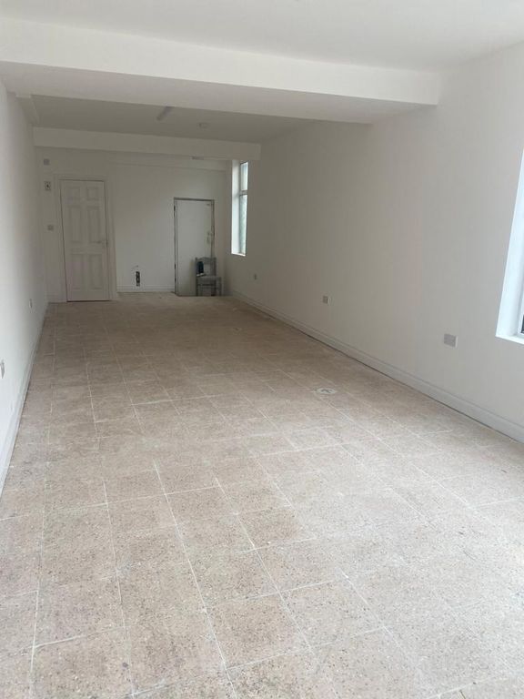 Property photo 1 of 2