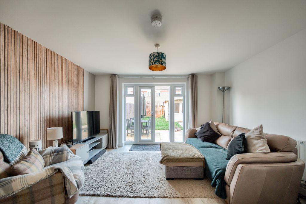 Property photo 3 of 18 Xt5A4688-Hdr(3)