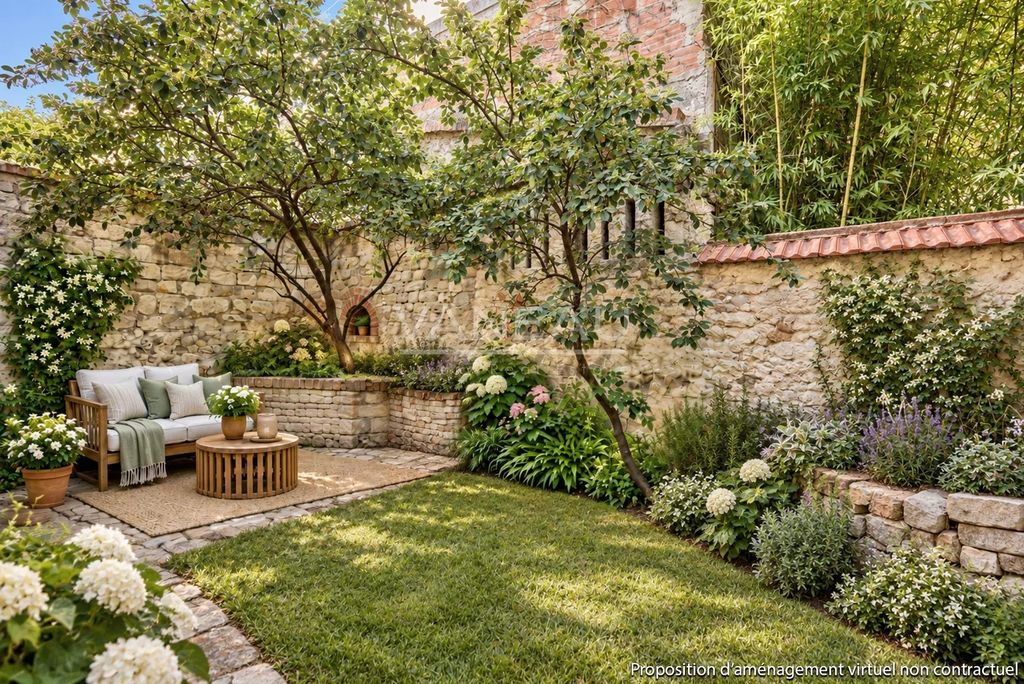 Property photo 1 of 32 Paris 15th: Santos Dumont - House With Garden