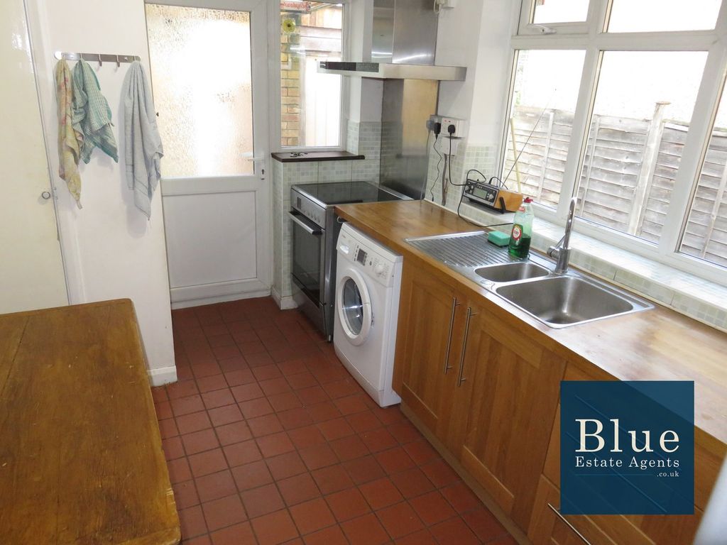Property photo 3 of 15 Kitchen