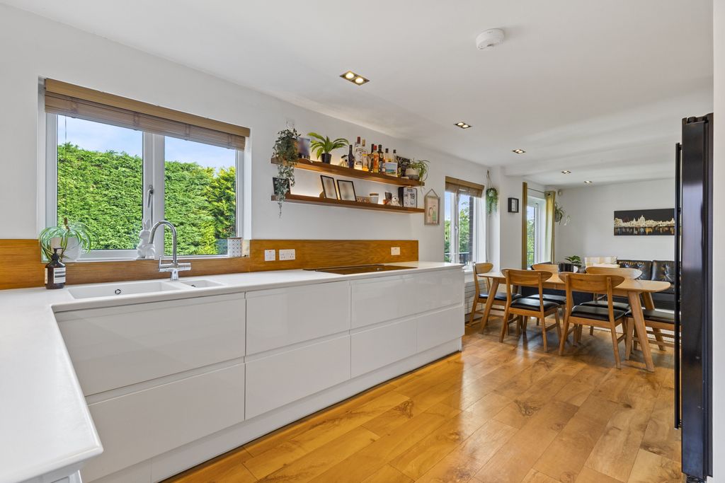 Property photo 2 of 35 Kitchen/Dining Room