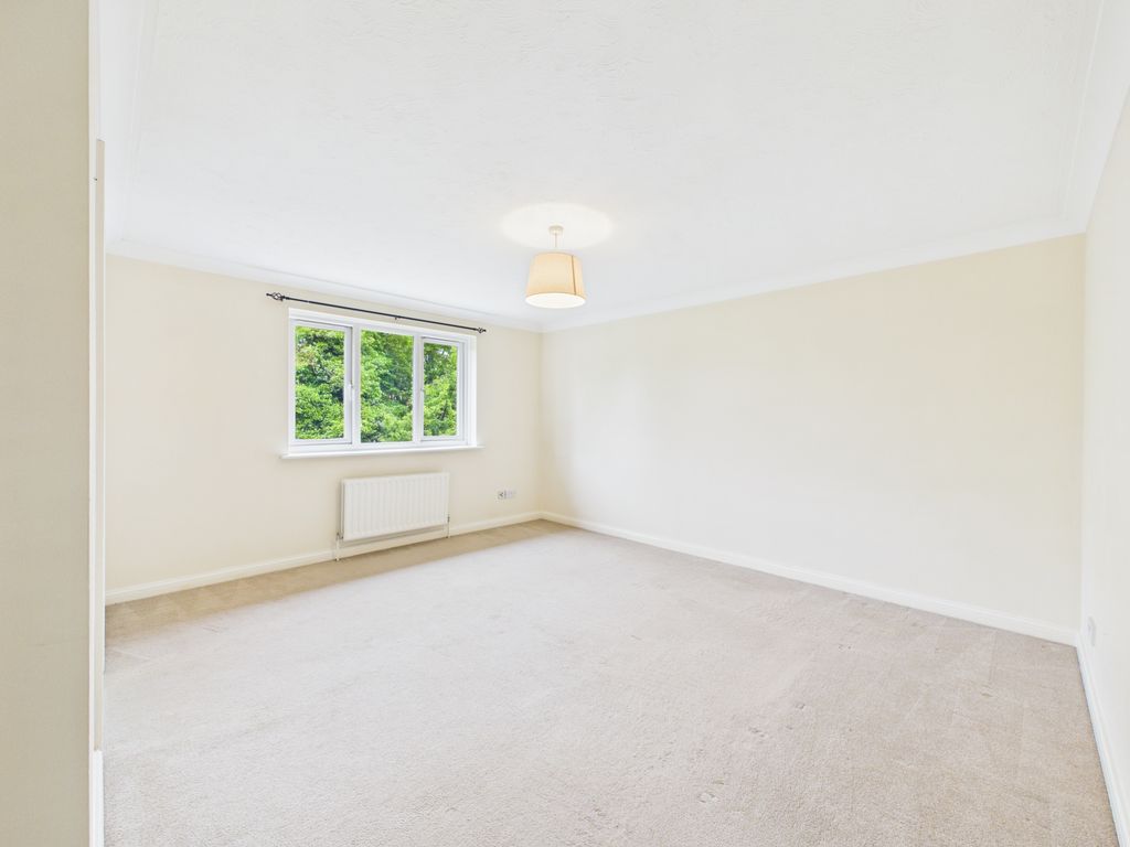 Property photo 2 of 17 Cam04018G0-Pr0553-Still004