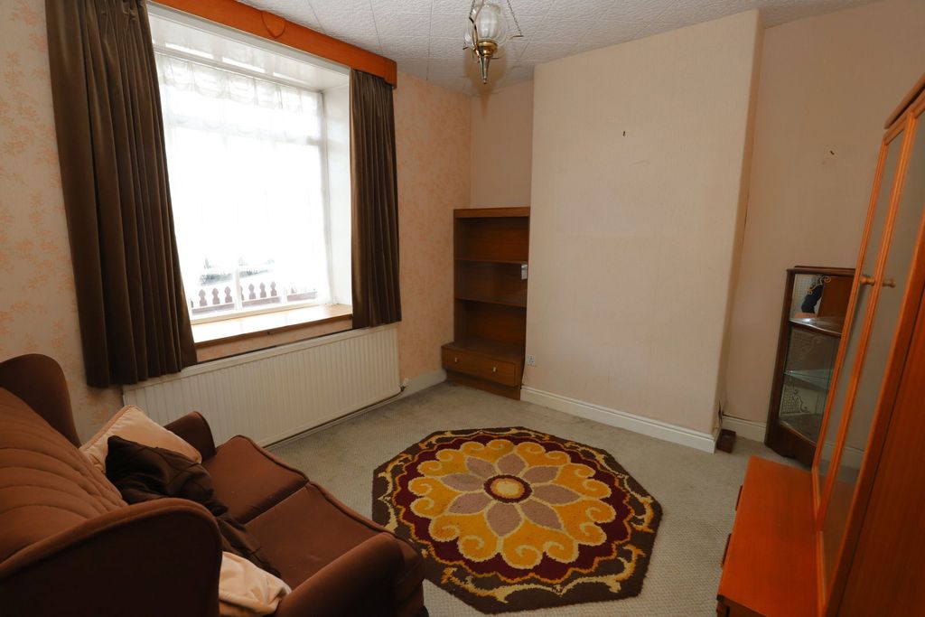 Property photo 2 of 23