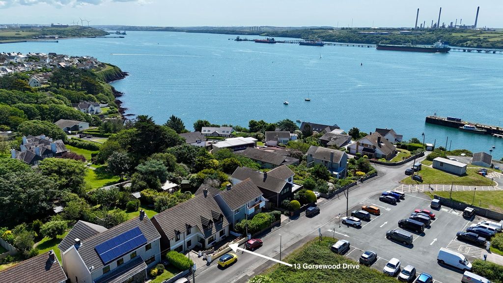 Property photo 2 of 31