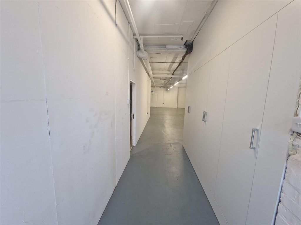 Property photo 3 of 19 H2.Jpg