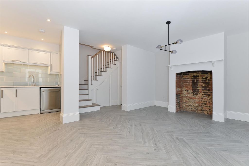 Property photo 3 of 13 Ph14_732728.Jpg