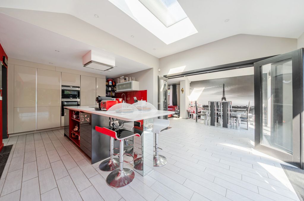Property photo 3 of 26 1494357-4-6A57F26...
