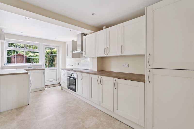 Property photo 3 of 12 Photo 4