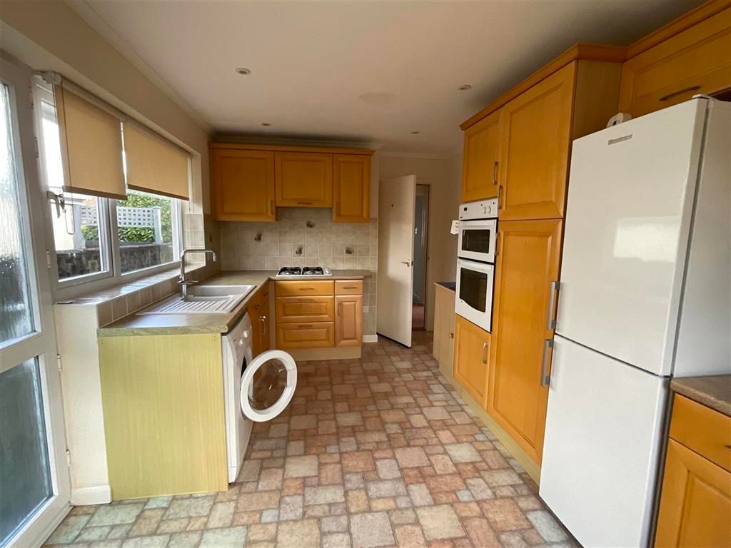 Property photo 1 of 7 Kitchen Area
