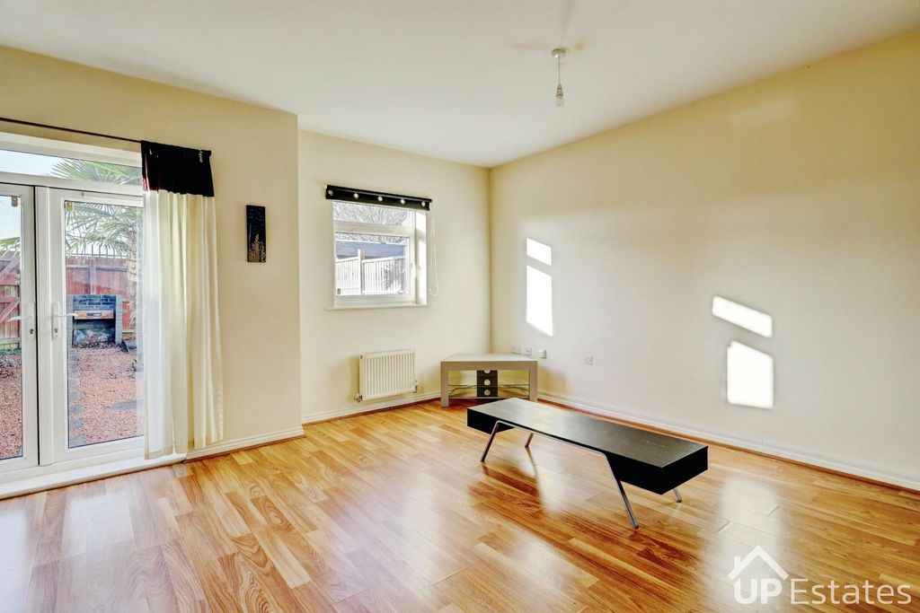 Property photo 3 of 18