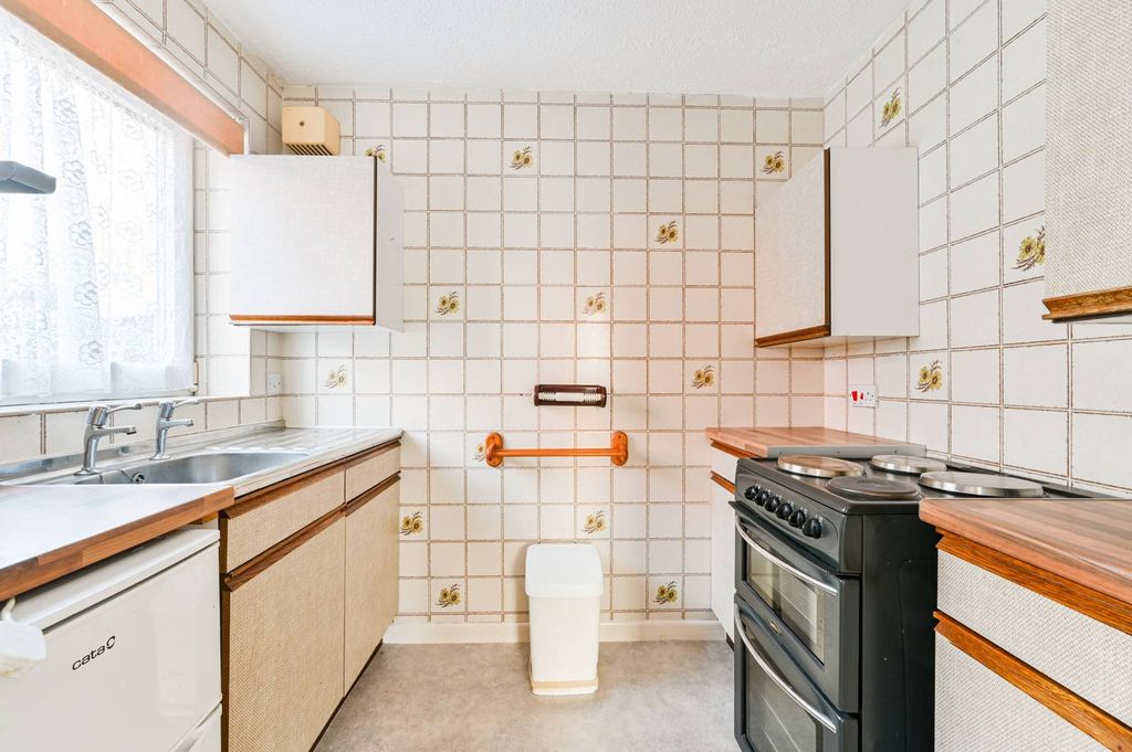 Property photo 2 of 5