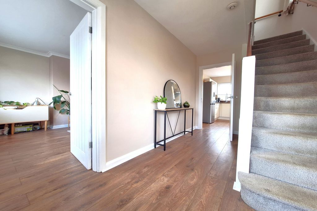 Property photo 3 of 24 Entrance Hallway