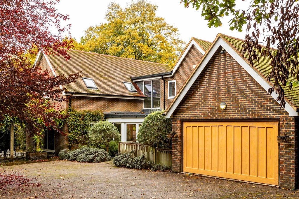 Property photo 3 of 32