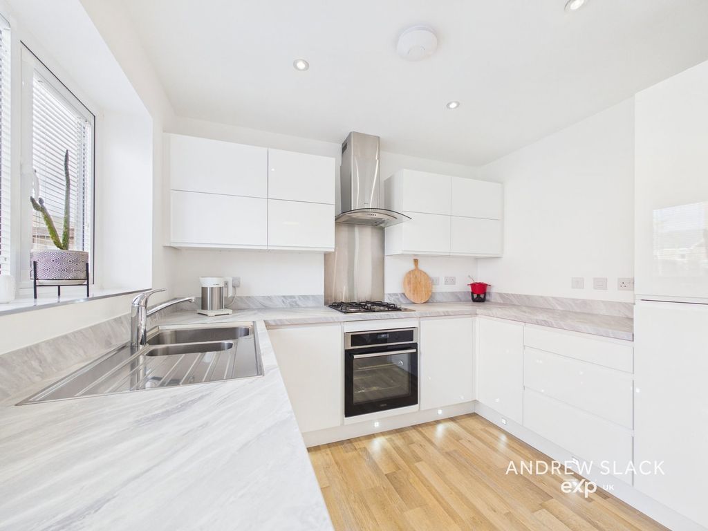 Property photo 3 of 23