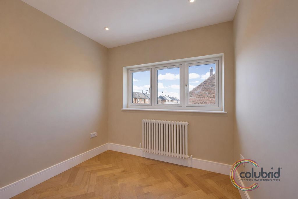 Additional image 15 of 6 bed semi-detached house for saleCrawford Avenue, Grays RM16