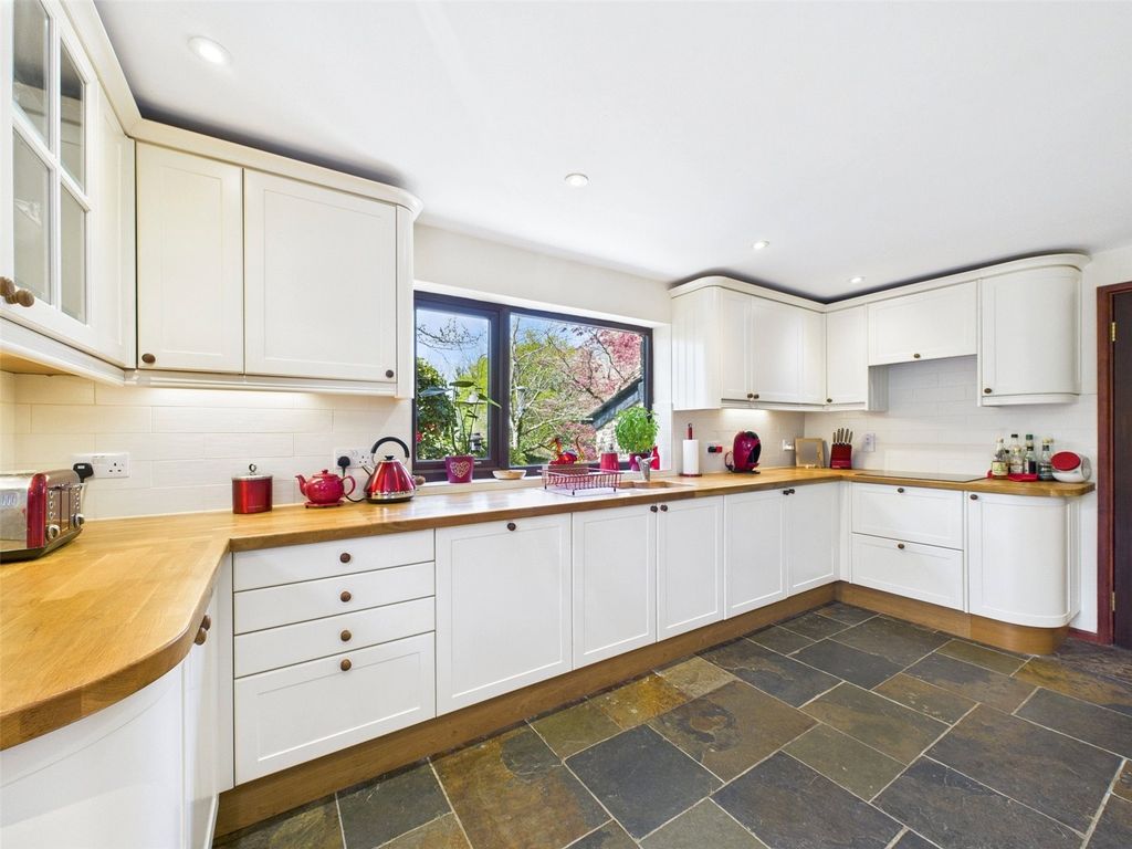 Property photo 3 of 37 Picture No. 08