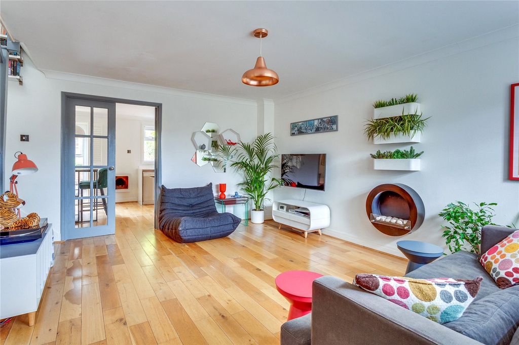 Property photo 2 of 13 Picture No. 21