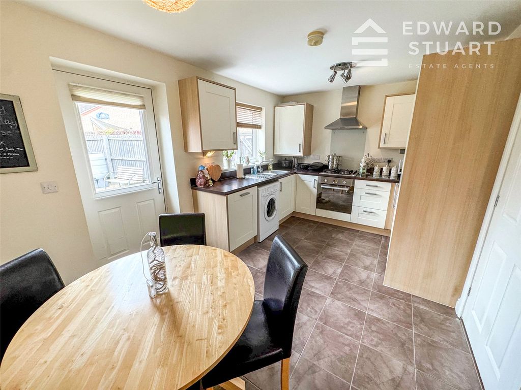 Property photo 2 of 8 Picture No. 14