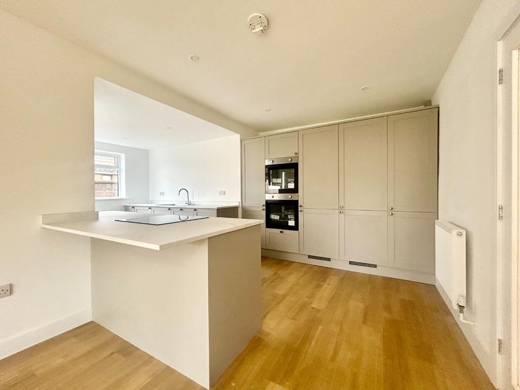 Property photo 2 of 15 Kitchen 2.Jpeg