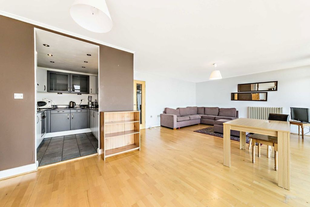 Property photo 3 of 7