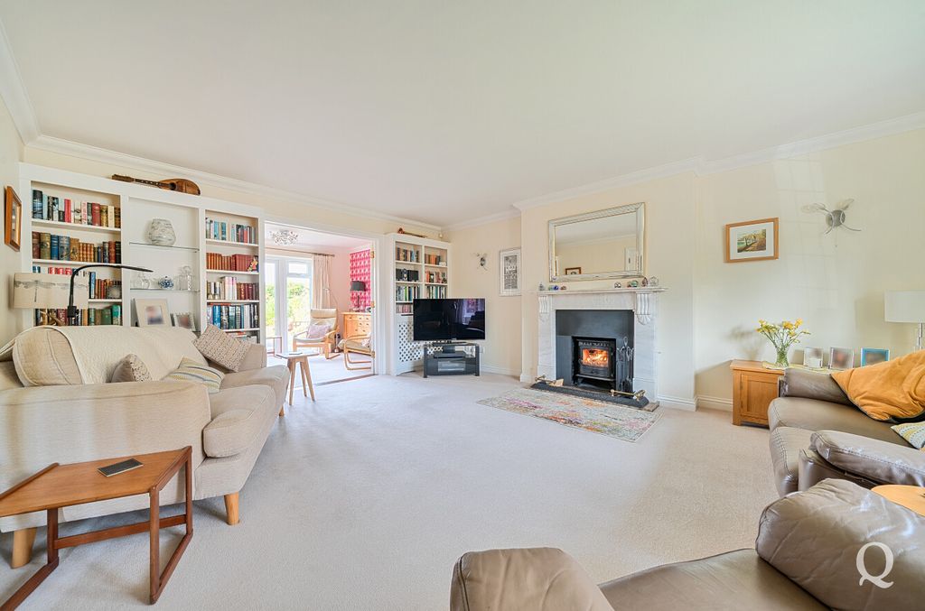 Property photo 2 of 31 A8129Ffb-F4Df-406...