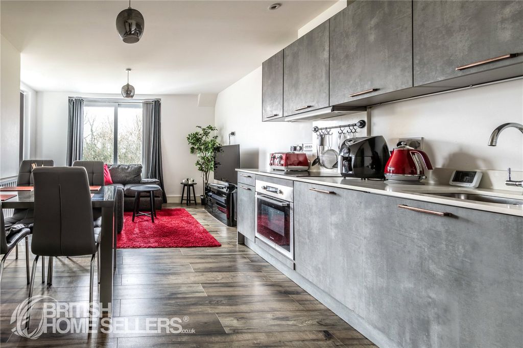 Property photo 2 of 14 Picture No. 13