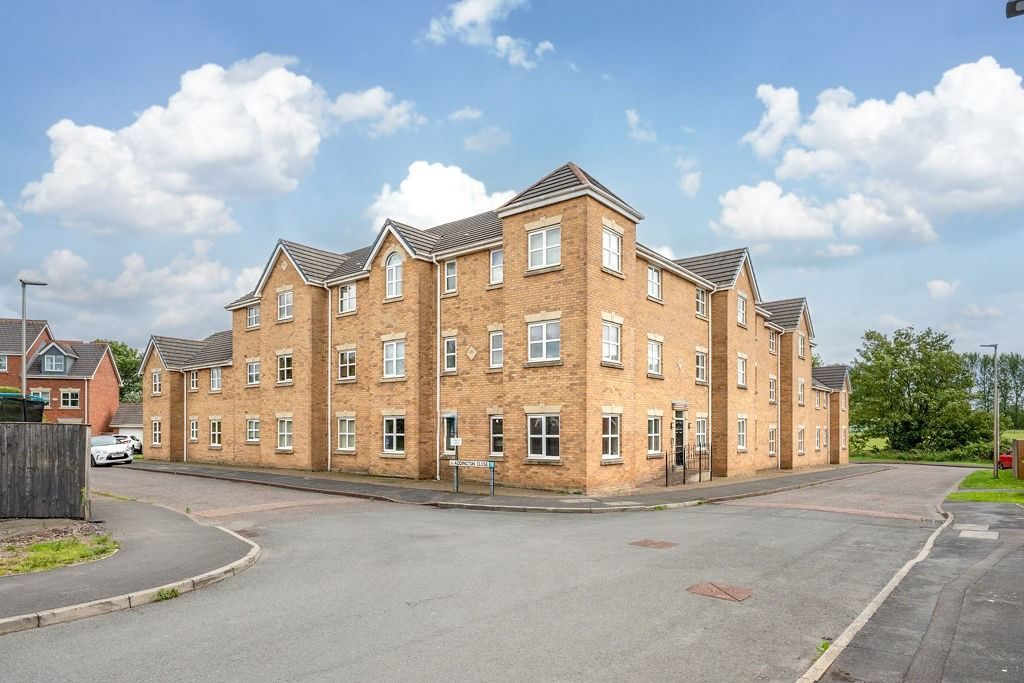 Property photo 1 of 16 4 Addington Close