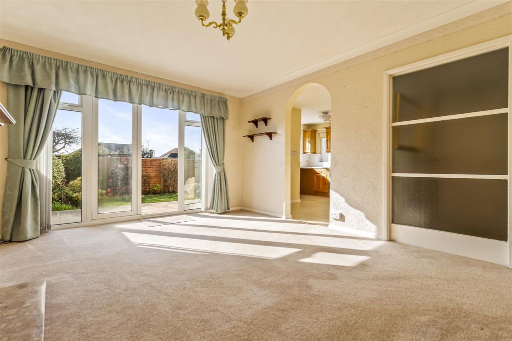 Property photo 3 of 23 153A Goring Road-014.Jpg