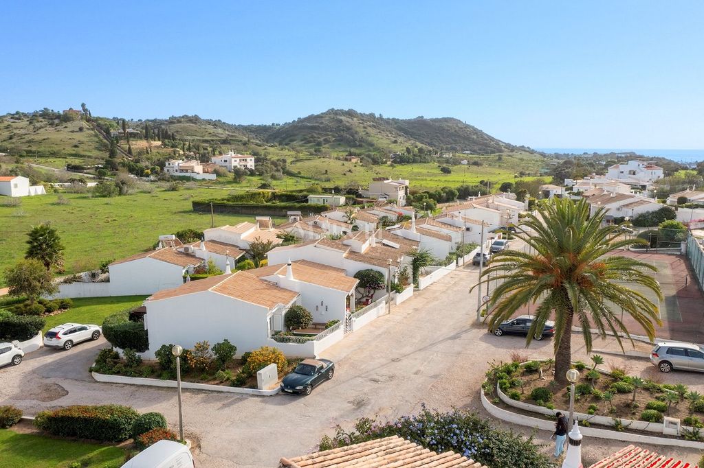 Property photo 1 of 40 3-Bedroom Semi-Detached House Near Praia Da Luz And Lagos