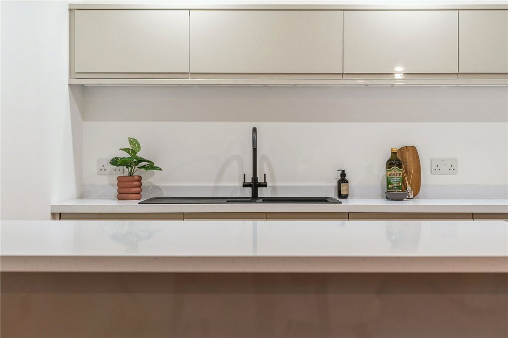 Property photo 3 of 19 Apartmet 303