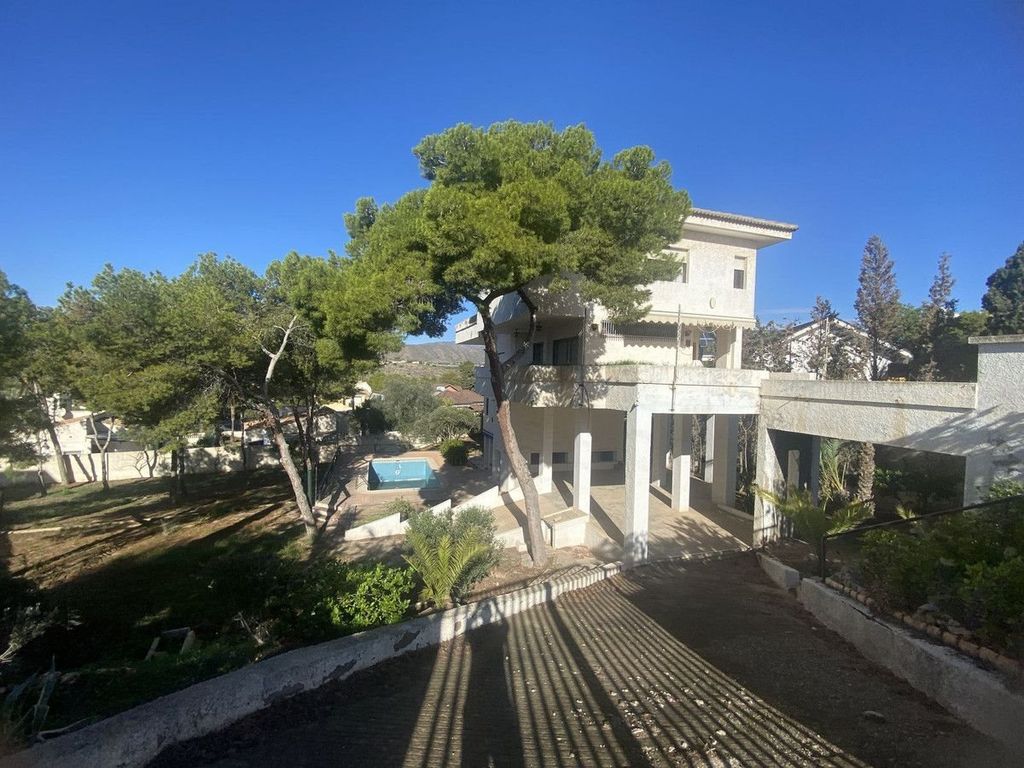 Property photo 1 of 31