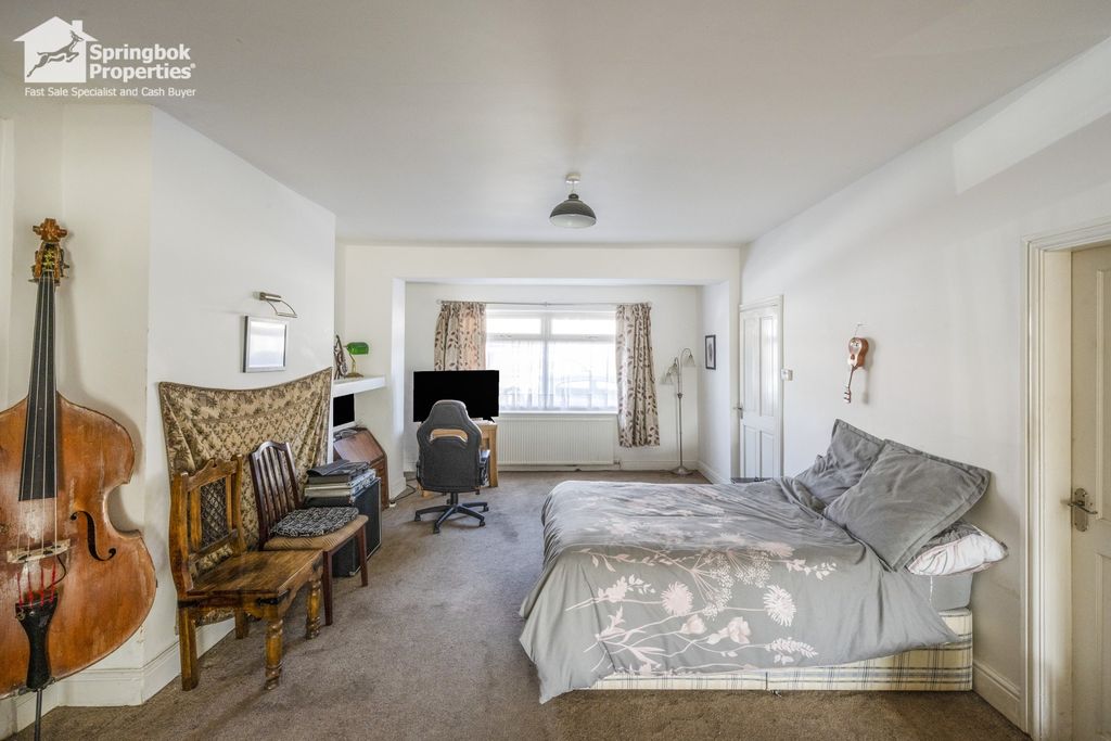 Property photo 3 of 13 Image 2