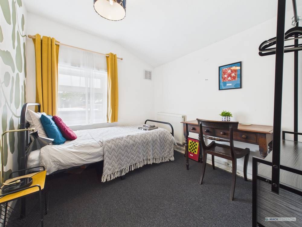 Property photo 1 of 4