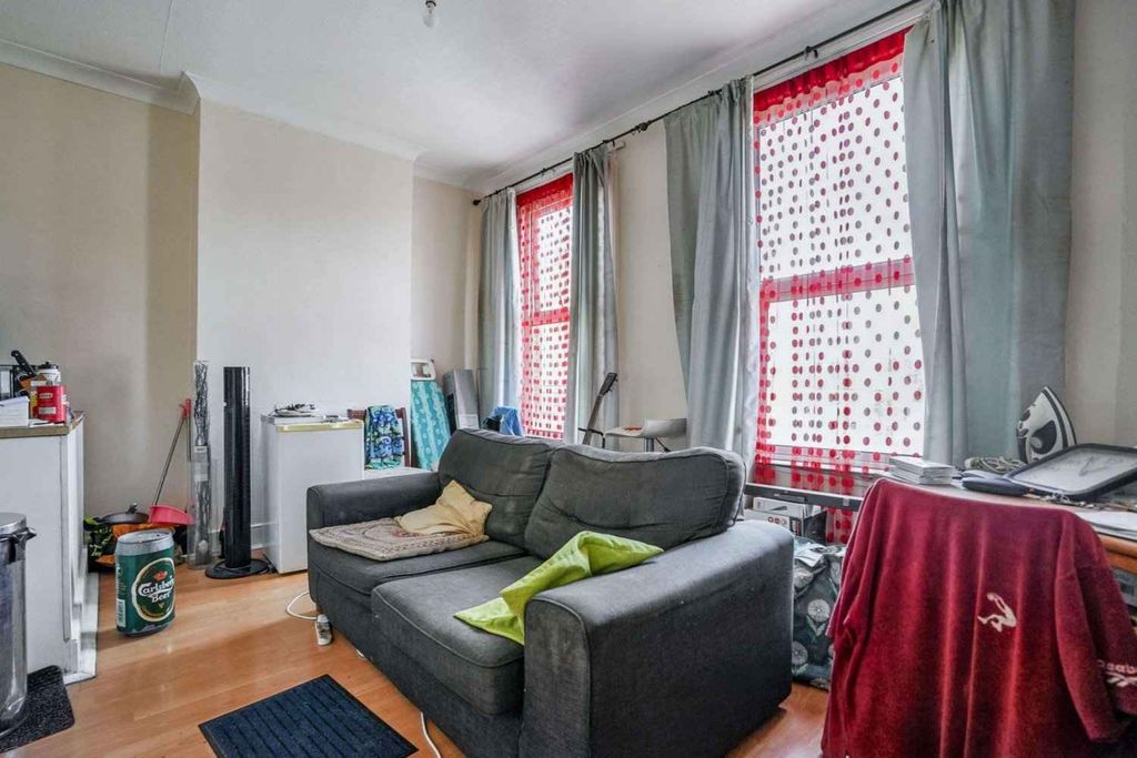 Property photo 3 of 12