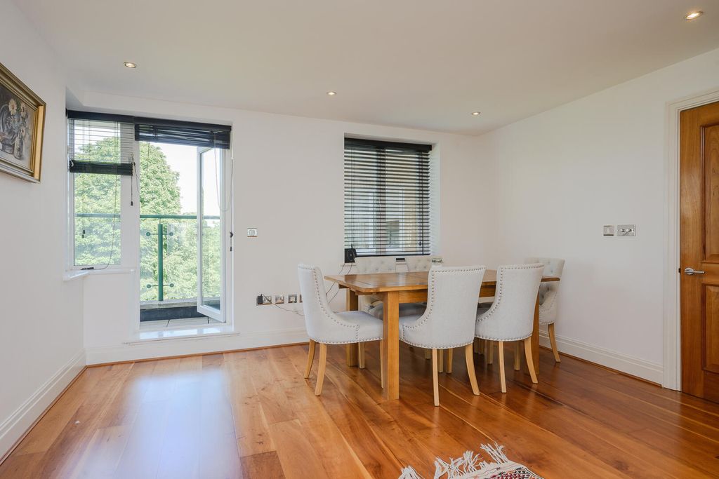 Property photo 3 of 16 Dining Room