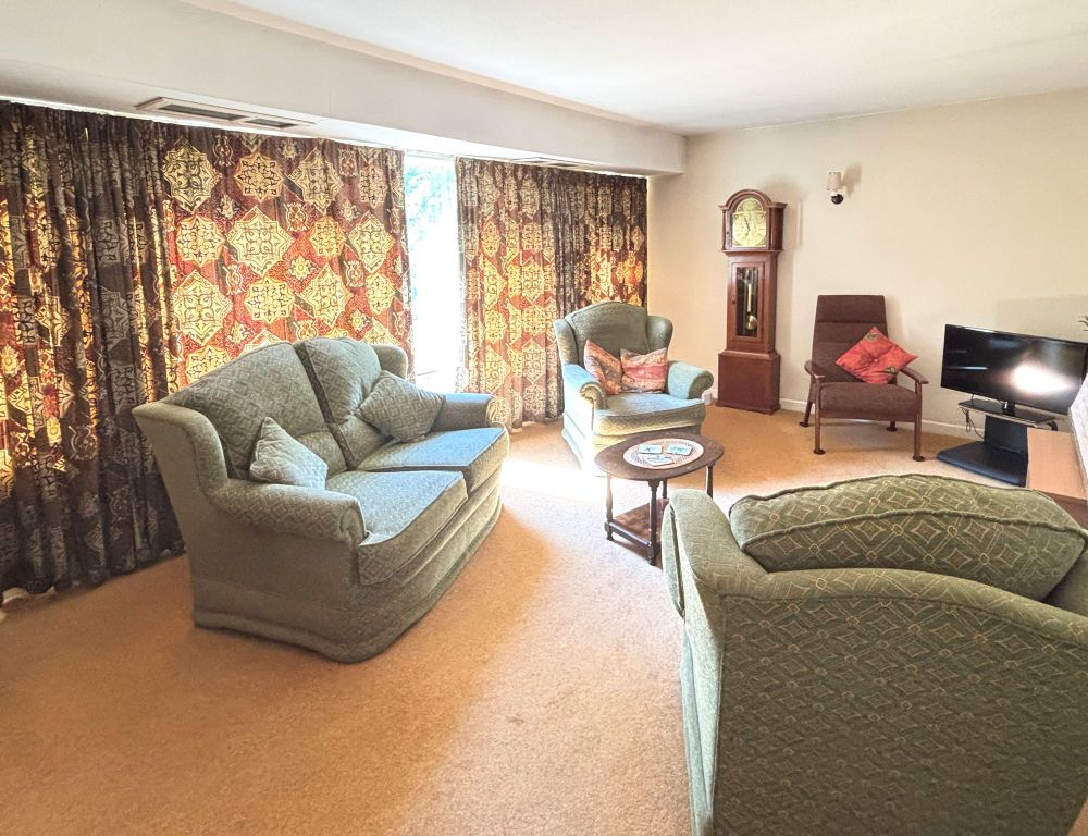 Property photo 2 of 18