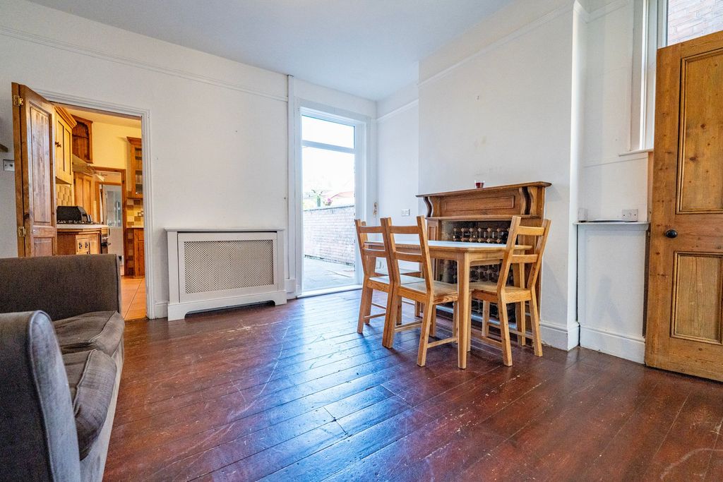 Property photo 3 of 21