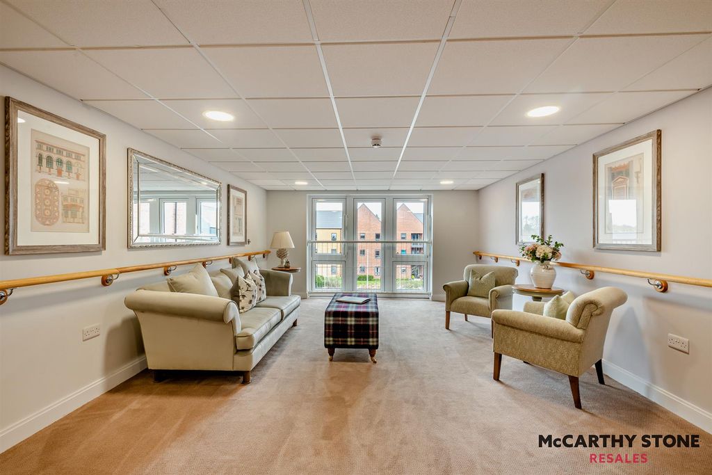 Property photo 2 of 38 8588021-Interior14-800.Jpg
