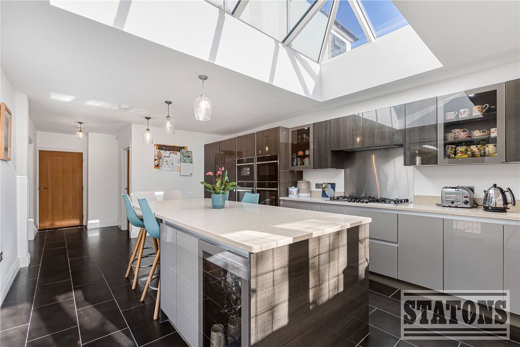 Property photo 3 of 35 Picture No. 96