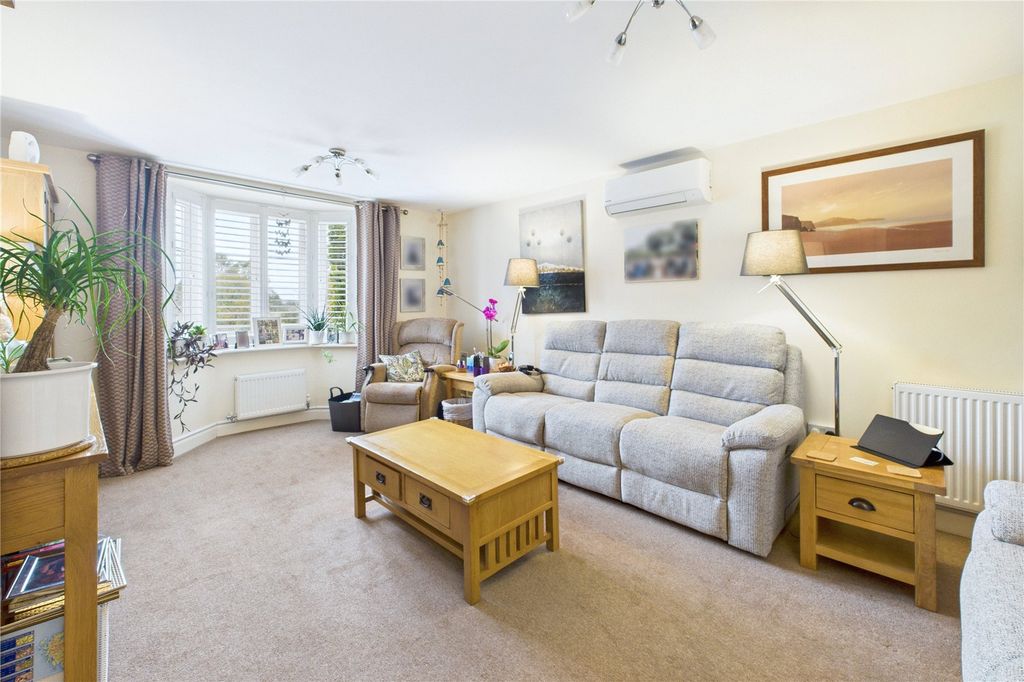 Property photo 2 of 24 Picture No. 04