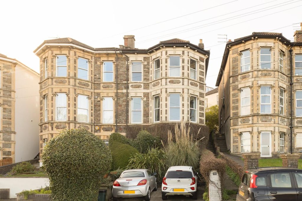 Property photo 2 of 17 Char8601.Jpg