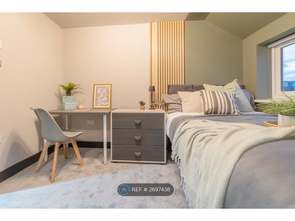 Property photo 3 of 35