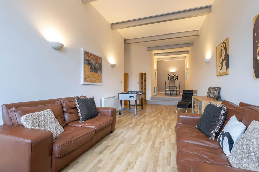 Property photo 2 of 20 Living Room