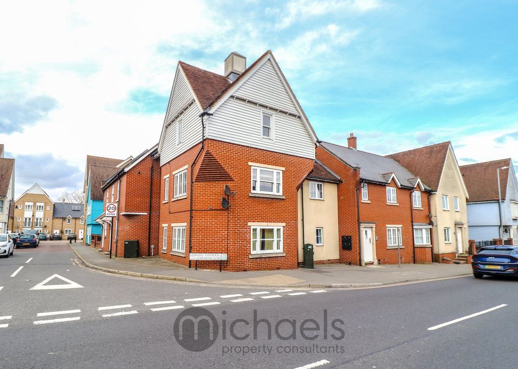 Property photo 1 of 8