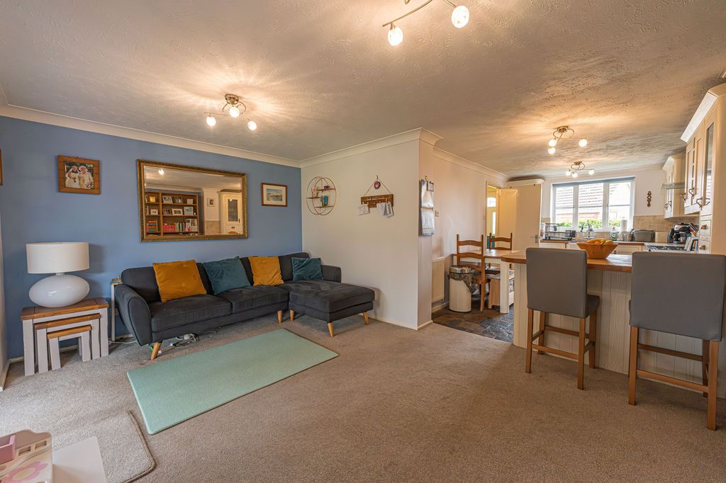 Property photo 3 of 35